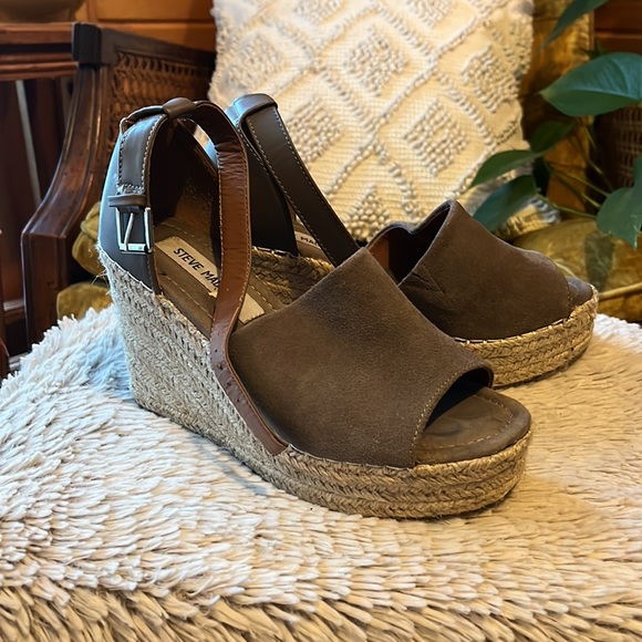 Platform Sandals - Picture 3 of 7